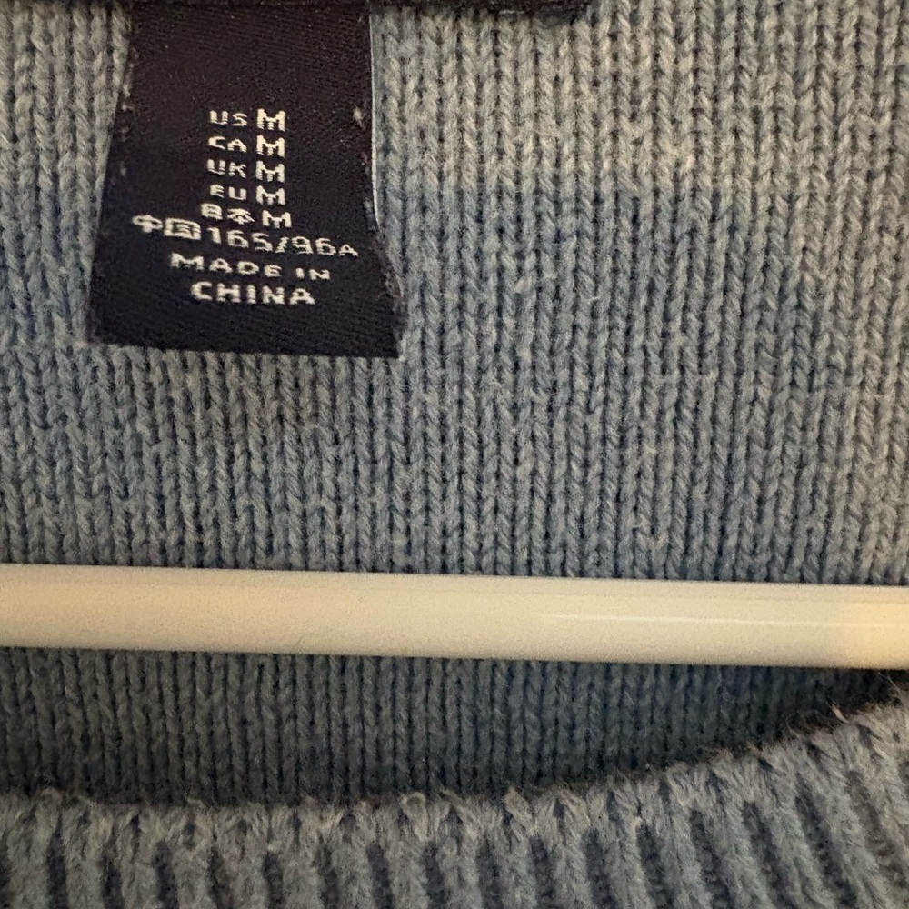 GAP Cable Knit Sweater - Picture 3 of 4